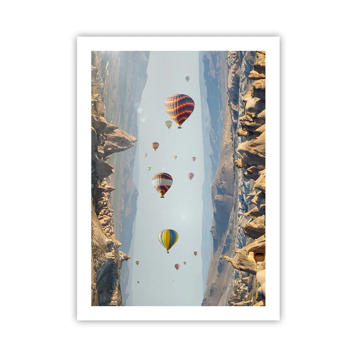 Póster - Globos aerostáticos flotando sobre terreno rocoso - 50x70cm - Aquí todo es posible - Decoración de pared moderna para salón y dormitorio ARTTOR
