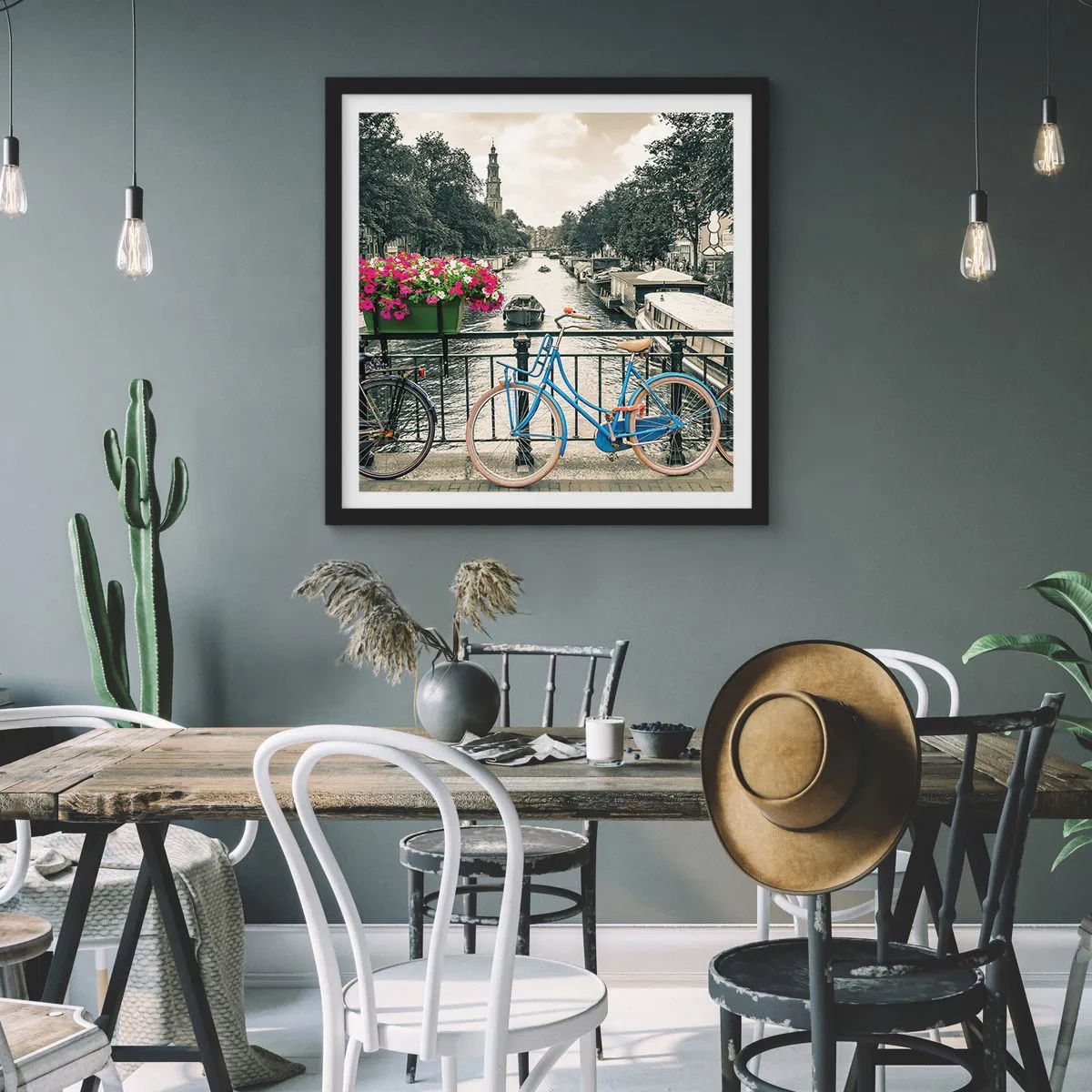 Póster en marco negro - Los colores de una calle de Ámsterdam - 40x40 cm