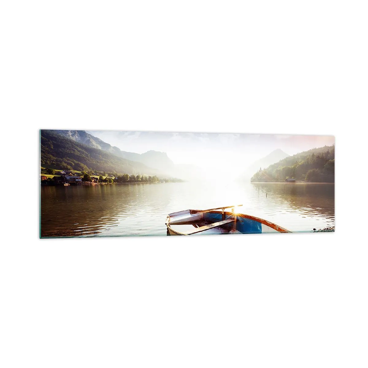 Cuadro sobre vidrio - Impresiones sobre Vidrio - Un barco en la orilla de un lago con vistas a las montañas por la mañana. - 160x50cm - Junto al agua clara - Decoración de pared moderna para salón y dormitorio ARTTOR