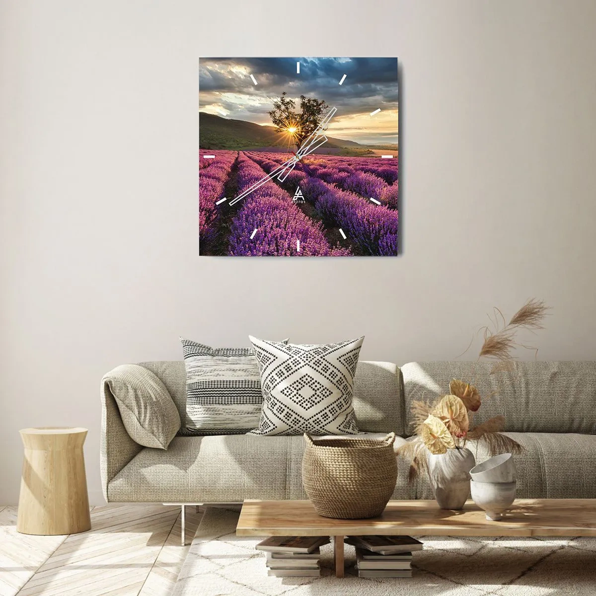 Reloj de pared - Reloj de vidrio - Un campo de lavanda con un árbol solitario al atardecer. - 30x30cm - Aroma en lila - Decoración de pared moderna para salón y dormitorio ARTTOR