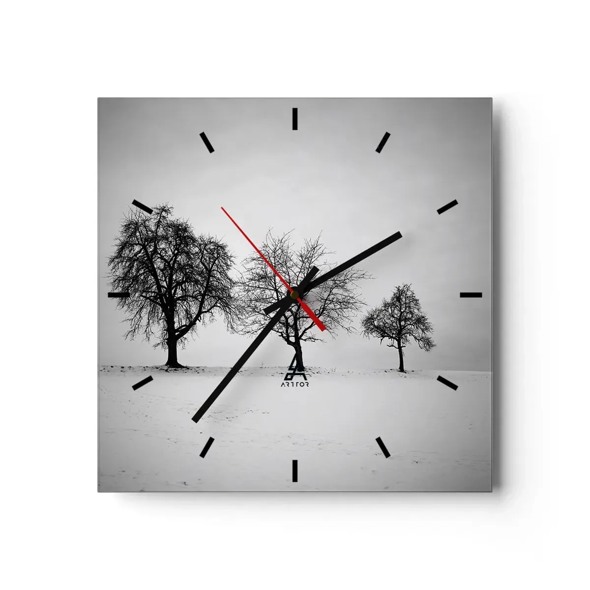 Reloj de pared - Reloj de vidrio - Tres árboles en un campo nevado en estilo monocromático. - 30x30cm - ¿Con qué sueñan? - Decoración de pared moderna para salón y dormitorio ARTTOR