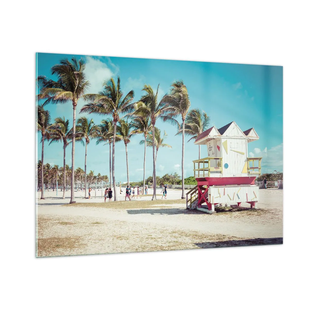 Cuadro sobre vidrio - Impresiones sobre Vidrio - Una playa con palmeras y una torre de salvavidas en un día soleado. - 100x70cm - Un hermoso día por delante - Decoración de pared moderna para salón y dormitorio ARTTOR