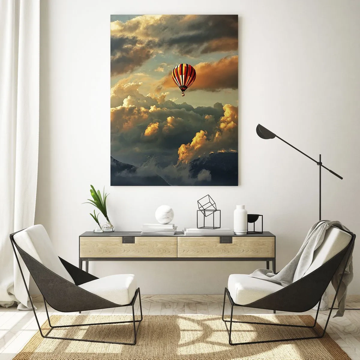 Cuadro sobre vidrio - Impresiones sobre Vidrio - Un globo contra un fondo de nubes dramáticas. - 70x100cm - Vuelo porque quiero - Decoración de pared moderna para salón y dormitorio ARTTOR
