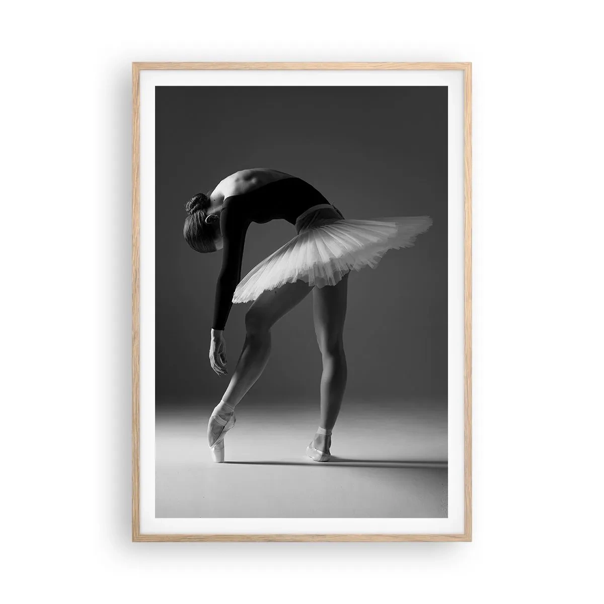 Póster en marco roble claro - Bella bailarina - 70x100 cm