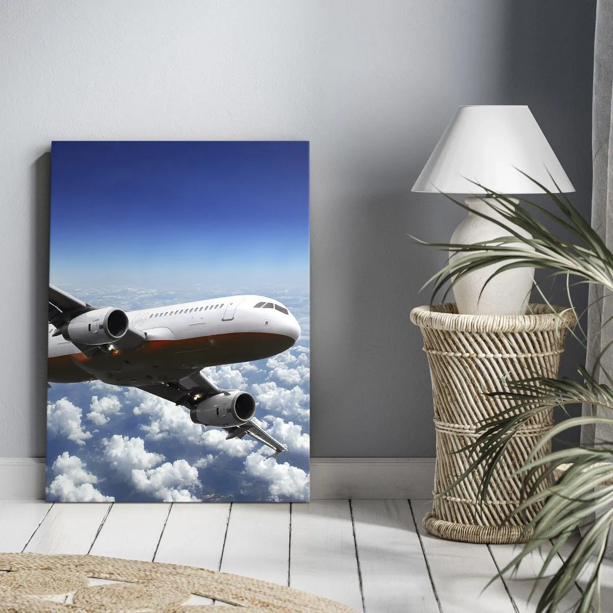 Cuadro sobre lienzo - Impresión de Imagen - Un avión de pasajeros volando sobre las nubes contra un cielo azul. - 50x70cm - Aléjese de todo - Decoración de pared moderna para salón y dormitorio ARTTOR