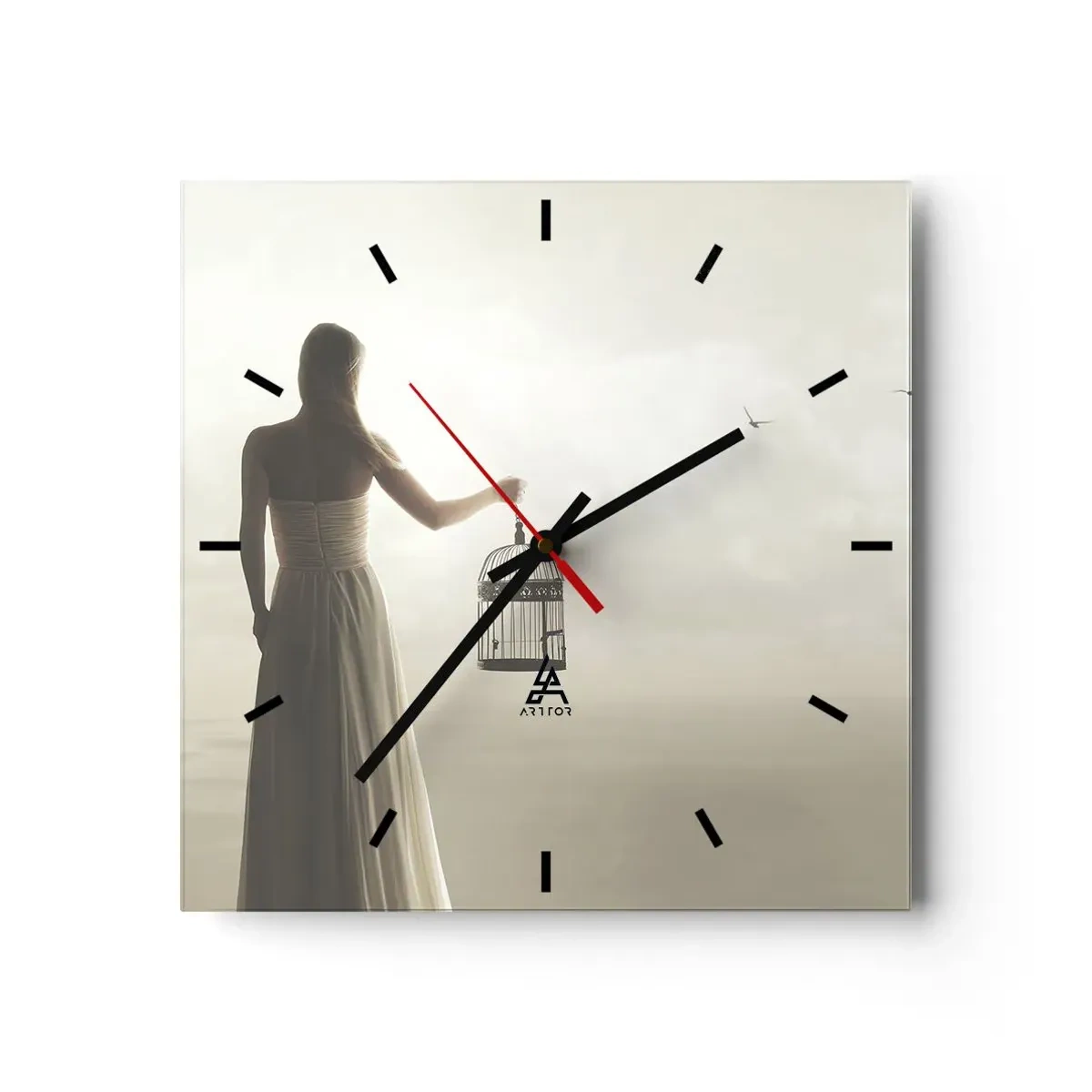 Reloj de pared - Reloj de vidrio - Una mujer con una jaula contra un cielo en calma. - 30x30cm - Sé libre - Decoración de pared moderna para salón y dormitorio ARTTOR