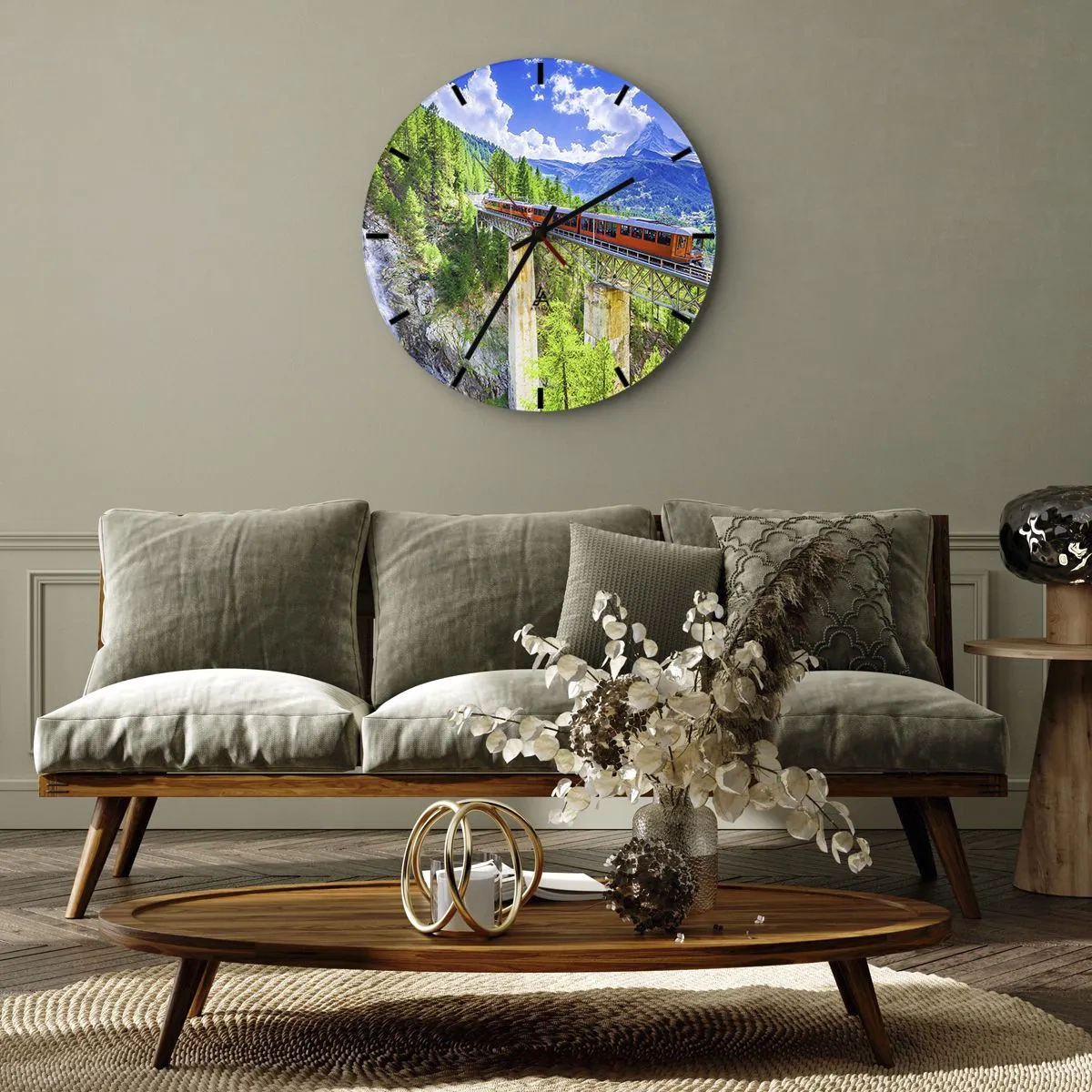 Reloj de pared - Reloj de vidrio - Un tren rojo cruzando un puente en un paisaje alpino. - 30x30cm - Ferrocarril a los Alpes - Decoración de pared moderna para salón, cocina y dormitorio ARTTOR
