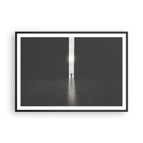 Póster en marco negro - Un hombre de pie a la luz de una estrecha rendija en un espacio oscuro. - 100x70cm - Un paso hacia un futuro brillante - Decoración de pared moderna para salón y dormitorio ARTTOR