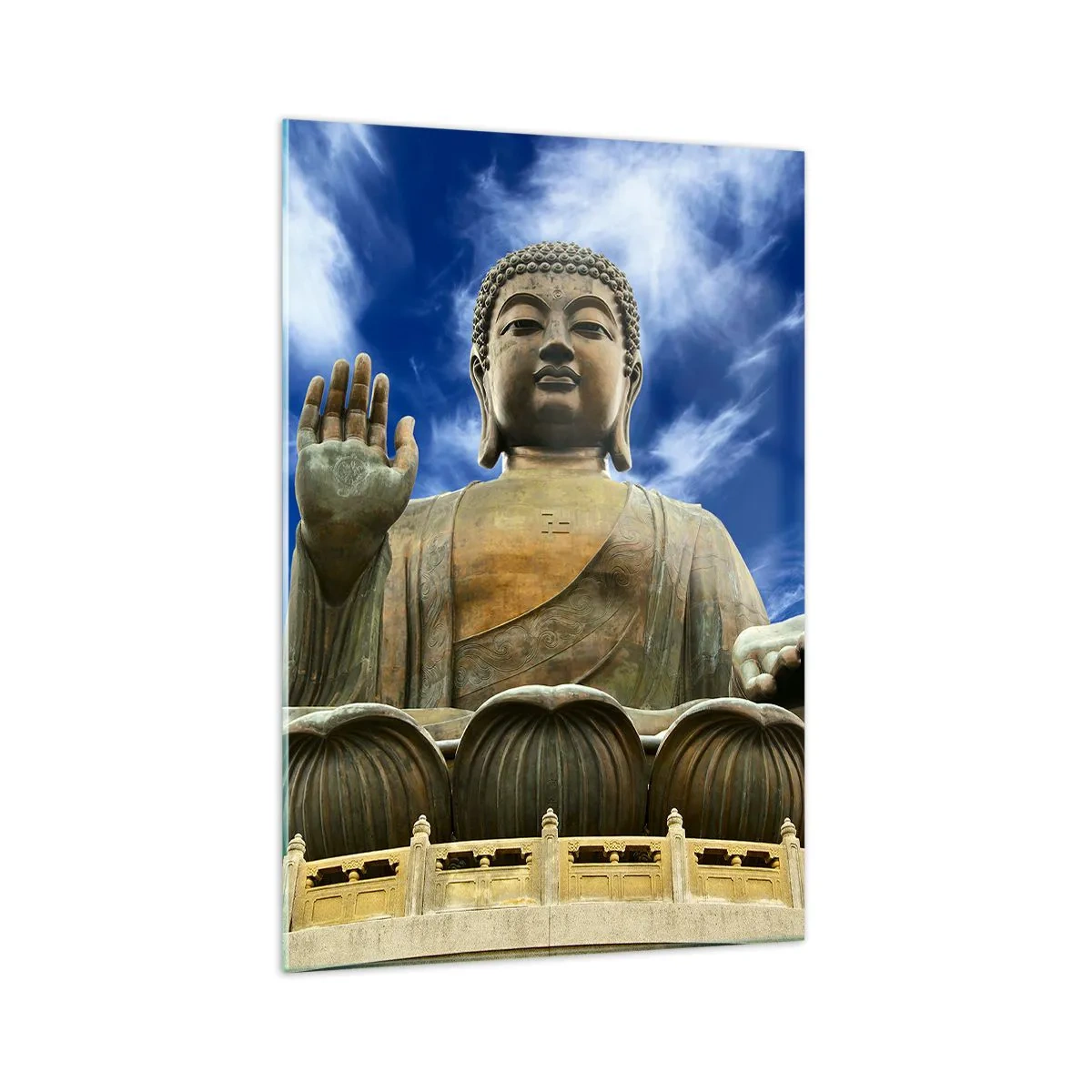 Cuadro sobre vidrio - Impresiones sobre Vidrio - Una estatua monumental de Buda contra un cielo azul con nubes. - 70x100cm - Vivir sin miedo - Decoración de pared moderna para salón y dormitorio ARTTOR