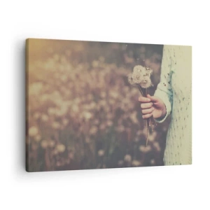 Cuadro sobre lienzo - Impresión de Imagen - Una mano sosteniendo dientes de león contra un fondo borroso de un campo lleno de flores. - 70x50cm - Deténgalos, por favor - Decoración de pared moderna para salón y dormitorio ARTTOR