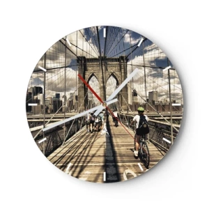Reloj de pared - Reloj de vidrio - Puente de Brooklyn con gente y un ciclista con la ciudad como telón de fondo - 30x30cm - En el corazón de la ciudad - Decoración de pared moderna para salón, cocina y dormitorio ARTTOR