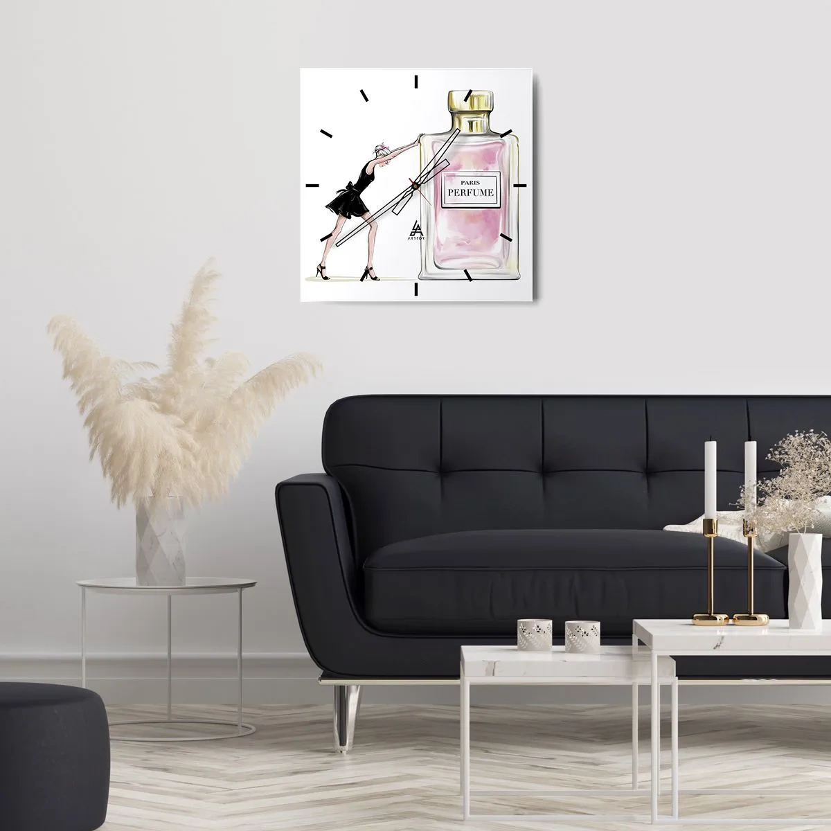 Reloj de pared - Reloj de vidrio - Una mujer con un vestido negro junto a un frasco de perfume. - 30x30cm - La esencia de la feminidad - Decoración de pared moderna para salón y dormitorio ARTTOR
