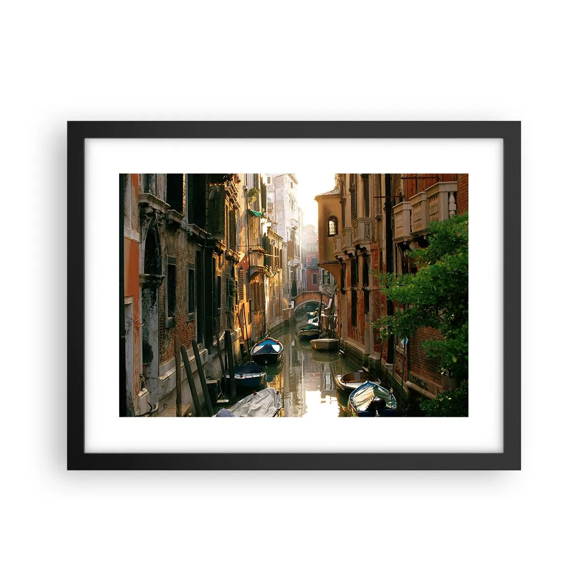 Póster en marco negro - En un callejón veneciano - 40x30 cm