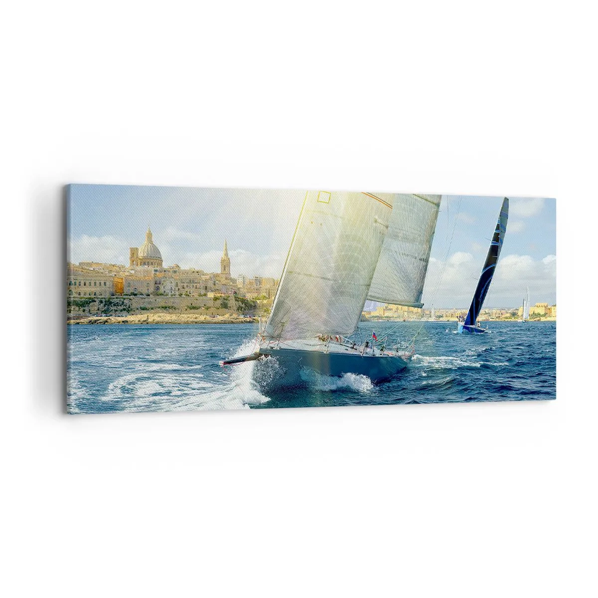 Cuadro sobre lienzo - Impresión de Imagen - Regata con el telón de fondo de una costa soleada - 120x50cm - Hora de abandonar la ciudad - Decoración de pared moderna para salón y dormitorio ARTTOR