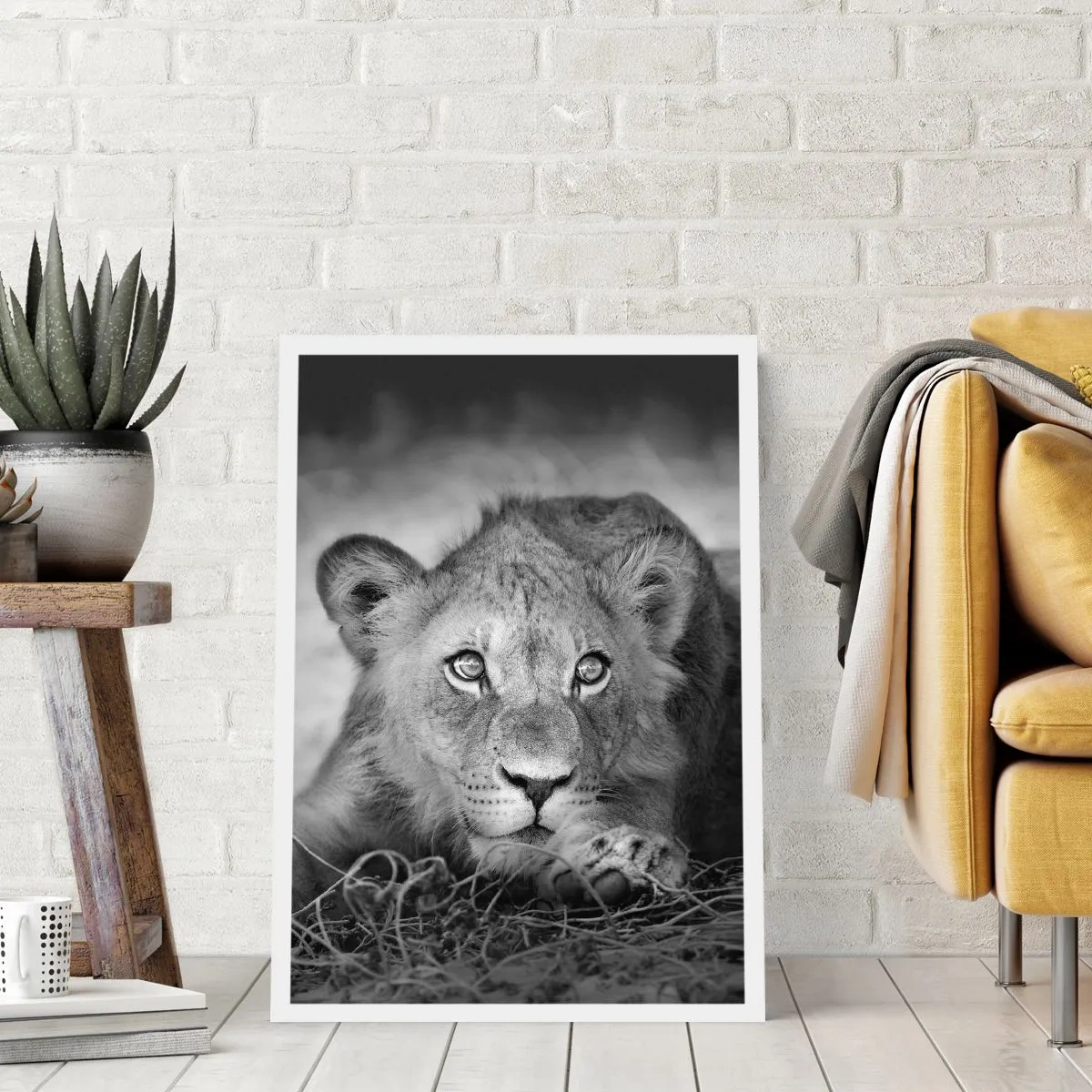 Póster - Un león joven en tonos monocromáticos. - 50x70cm - Un cachorro real - Decoración de pared moderna para salón y dormitorio ARTTOR