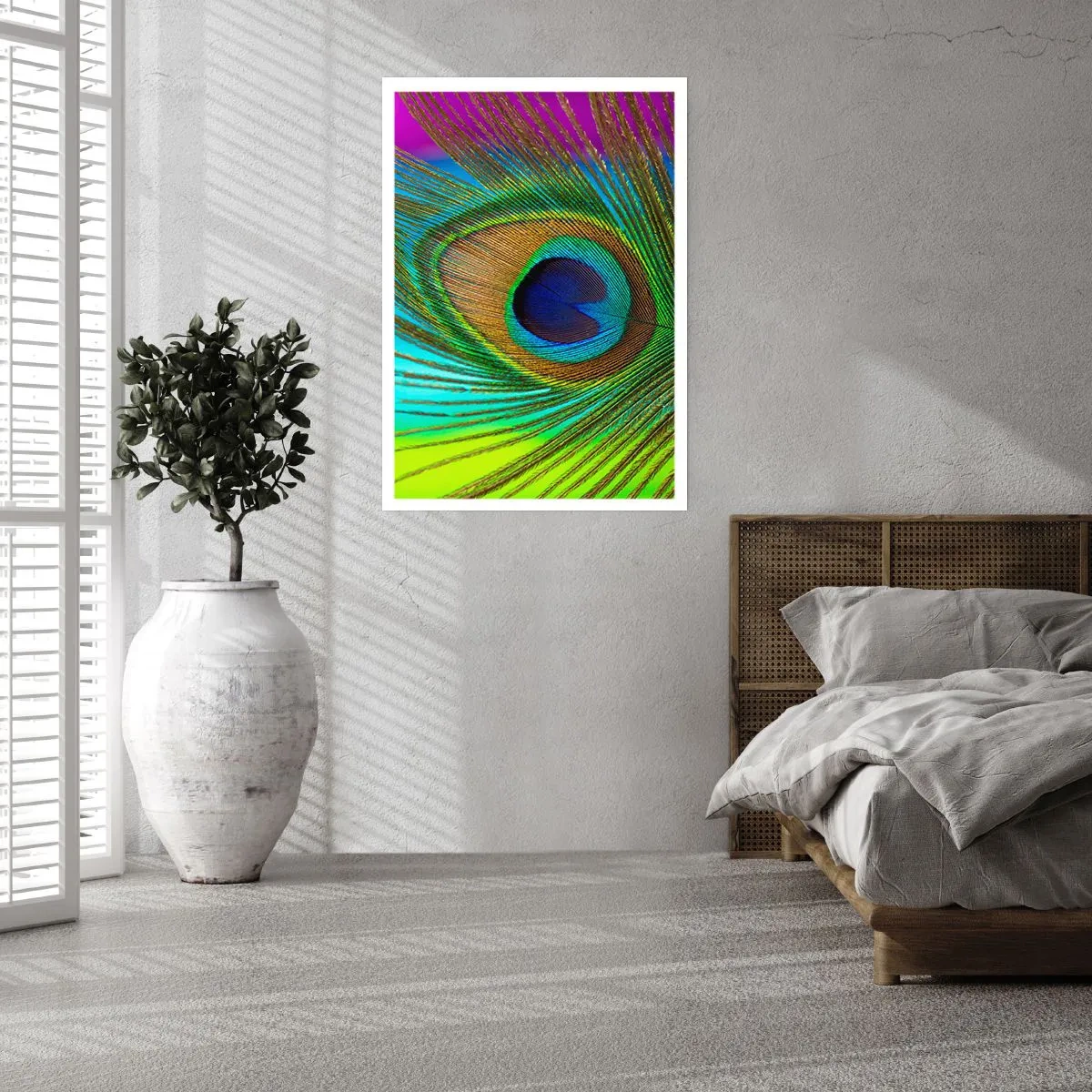 Póster - Detalle de una pluma de pavo real en colores intensos. - 50x70cm - Cara a cara - Decoración de pared moderna para salón y dormitorio ARTTOR