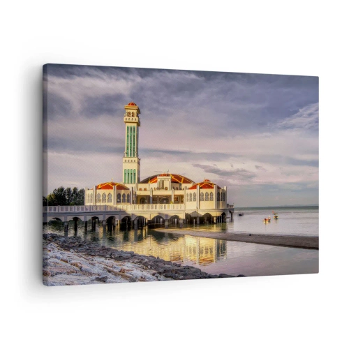Cuadro sobre lienzo - Impresión de Imagen - Un impresionante edificio con un minarete sobre el agua rodeado de un paisaje tranquilo. - 70x50cm - Templo de la naturaleza - Decoración de pared moderna para salón y dormitorio ARTTOR