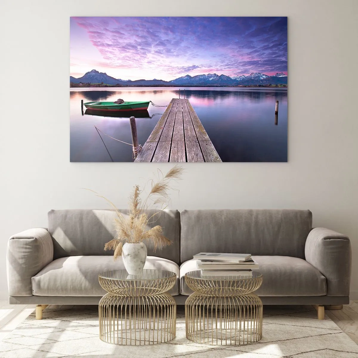 Cuadro sobre vidrio - Impresiones sobre Vidrio - Barco verde en un muelle con un fondo de montañas al amanecer - 70x50cm - Un silencio amistoso - Decoración de pared moderna para salón y dormitorio ARTTOR