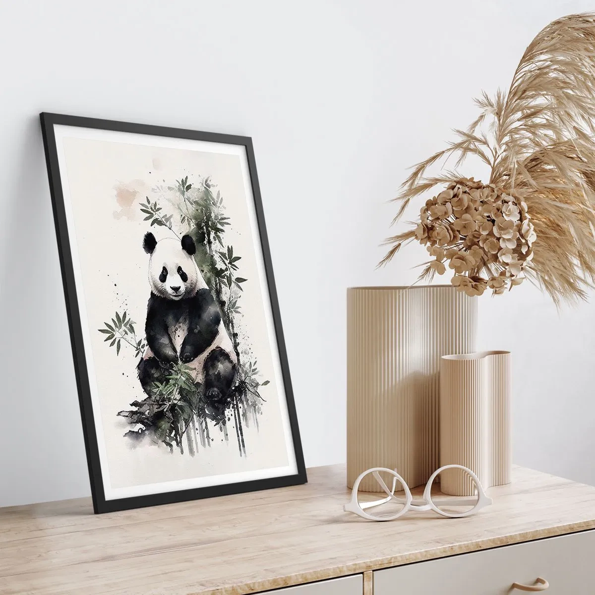 Póster en marco negro - Panda de acuarela rodeado de hojas de bambú. - 50x70cm - Saludos desde China - Decoración de pared moderna para salón y dormitorio ARTTOR