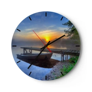 Reloj de pared - Reloj de vidrio - Un barco en el muelle durante el amanecer sobre el lago. - 30x30cm - Cómo lo ordinario se convierte en mágico - Decoración de pared moderna para salón, cocina y dormitorio ARTTOR