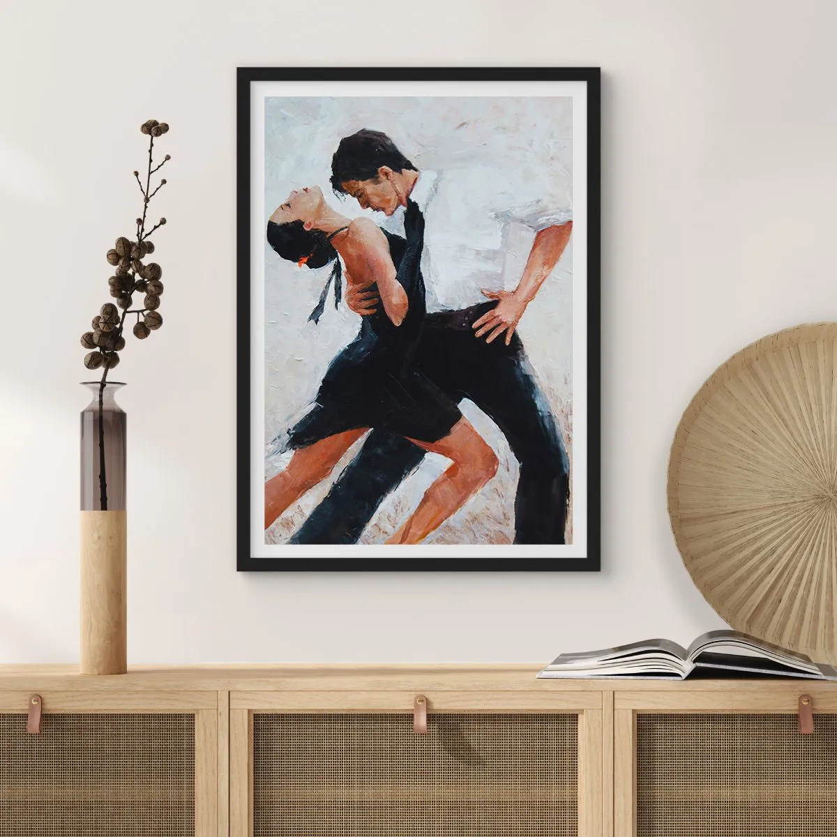 Póster en marco negro - Una pareja bailando en una pose dinámica. - 50x70cm - El tango de mis sueños - Decoración de pared moderna para salón y dormitorio ARTTOR