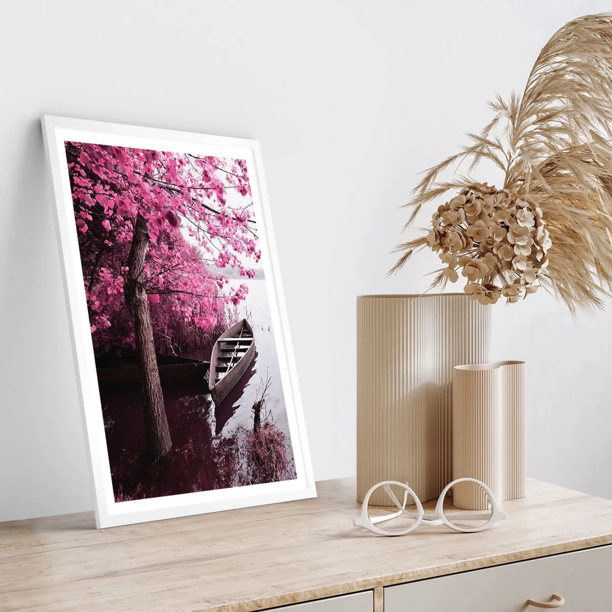 Póster en marco blanco - En el silencio rosa - 70x100 cm