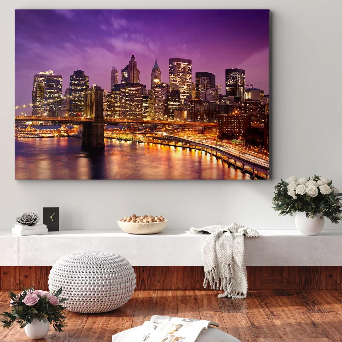 Cuadro sobre lienzo - Impresión de Imagen - Panorama de la ciudad con el puente a la luz del atardecer contra el cielo violeta. - 120x80cm - Manhattan púrpura y dorado - Decoración de pared moderna para salón y dormitorio ARTTOR