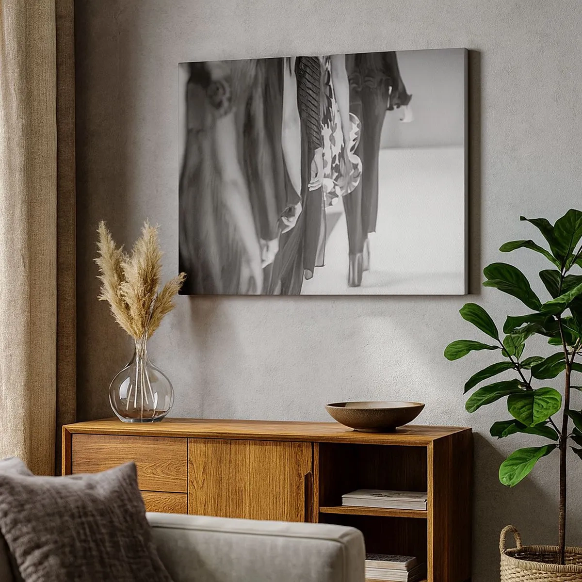 Cuadro sobre lienzo - Impresión de Imagen - Una escena de pasarela en blanco y negro que muestra los detalles de los vestidos y las figuras de las modelos. - 70x50cm - Un desfile con estilo - Decoración de pared moderna para salón y dormitorio ARTTOR