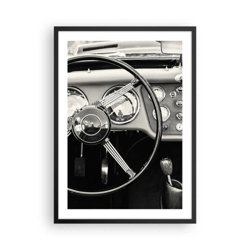 Póster en marco negro - El interior de un coche clásico en estilo monocromático. - 50x70cm - El sueño de un coleccionista - Decoración de pared moderna para salón y dormitorio ARTTOR