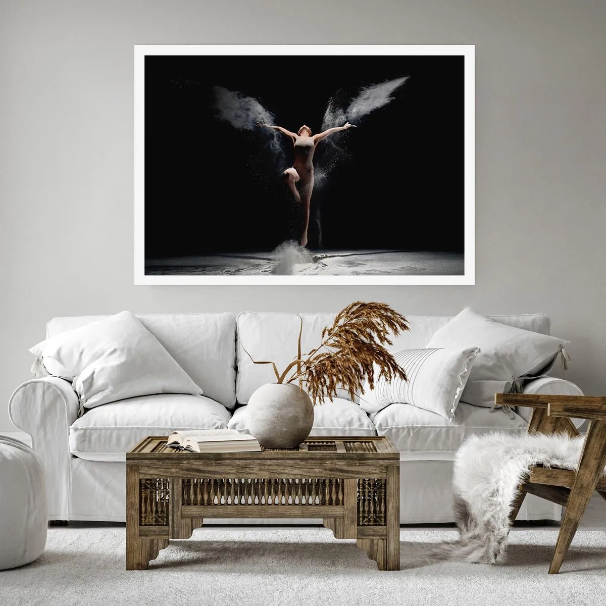 Póster - Una bailarina en movimiento con un llamativo efecto de polvo sobre un fondo negro. - 100x70cm - Los duendes existen - Decoración de pared moderna para salón y dormitorio ARTTOR