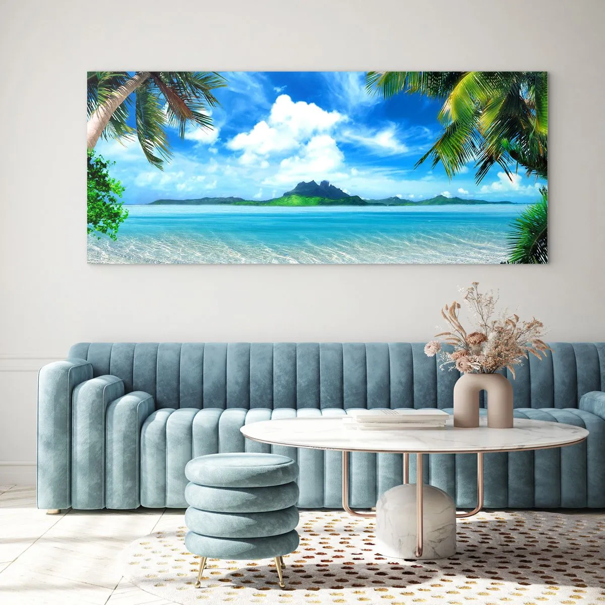 Cuadro sobre vidrio - Impresiones sobre Vidrio - Playa tropical con palmeras y vista a la isla. - 140x50cm - El azul de los trópicos - Decoración de pared moderna para salón y dormitorio ARTTOR