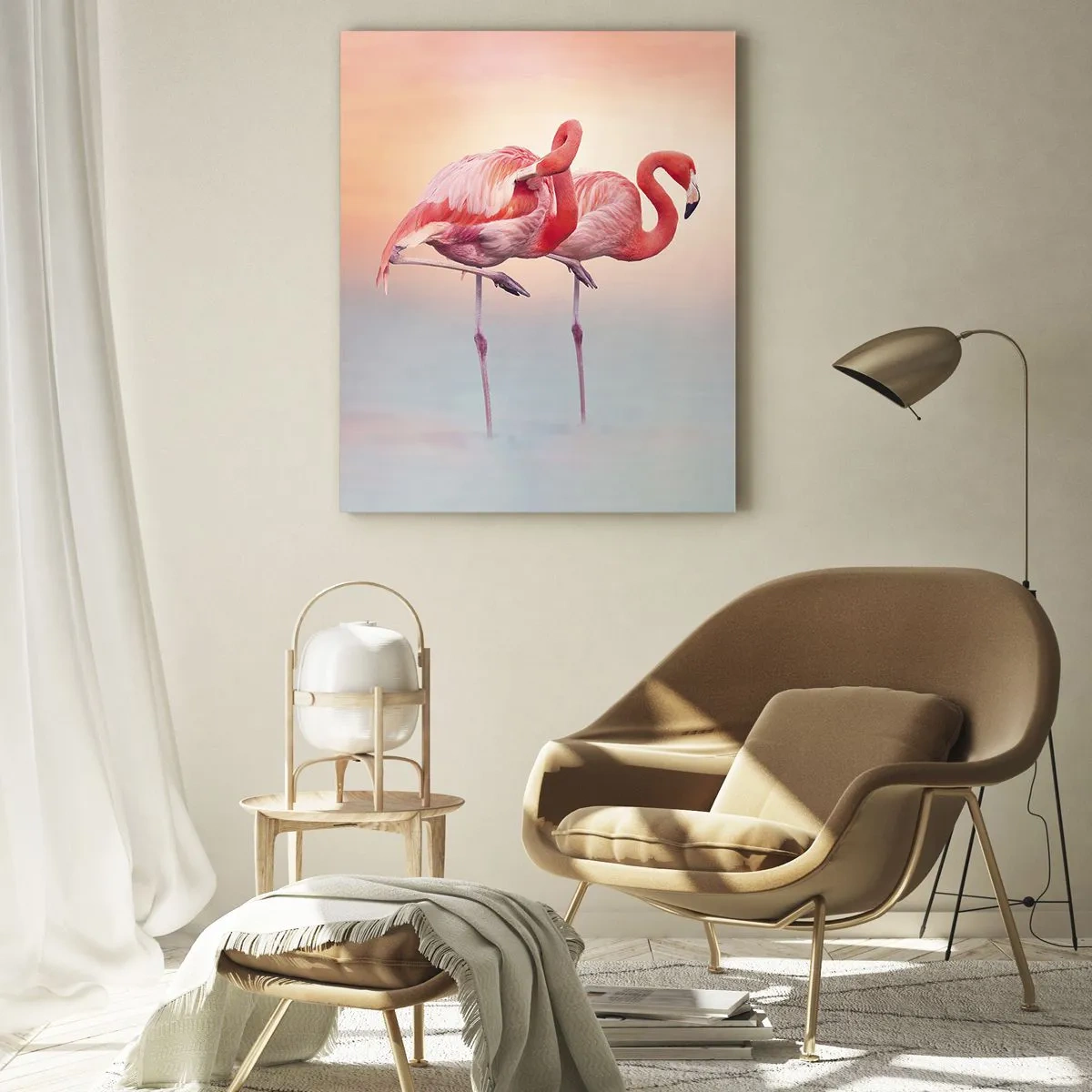 Cuadro sobre vidrio - Impresiones sobre Vidrio - Dos flamencos de pie en el agua con un fondo de atardecer pastel. - 50x70cm - Elegancia bajo el sol de poniente - Decoración de pared moderna para salón y dormitorio ARTTOR