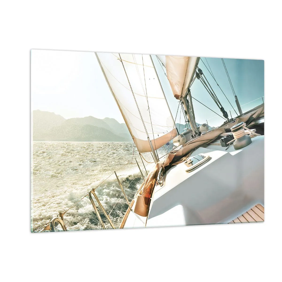 Cuadro sobre vidrio - Impresiones sobre Vidrio - Un yate de vela con el telón de fondo de montañas y un cielo azul. - 120x80cm - A toda vela - Decoración de pared moderna para salón y dormitorio ARTTOR