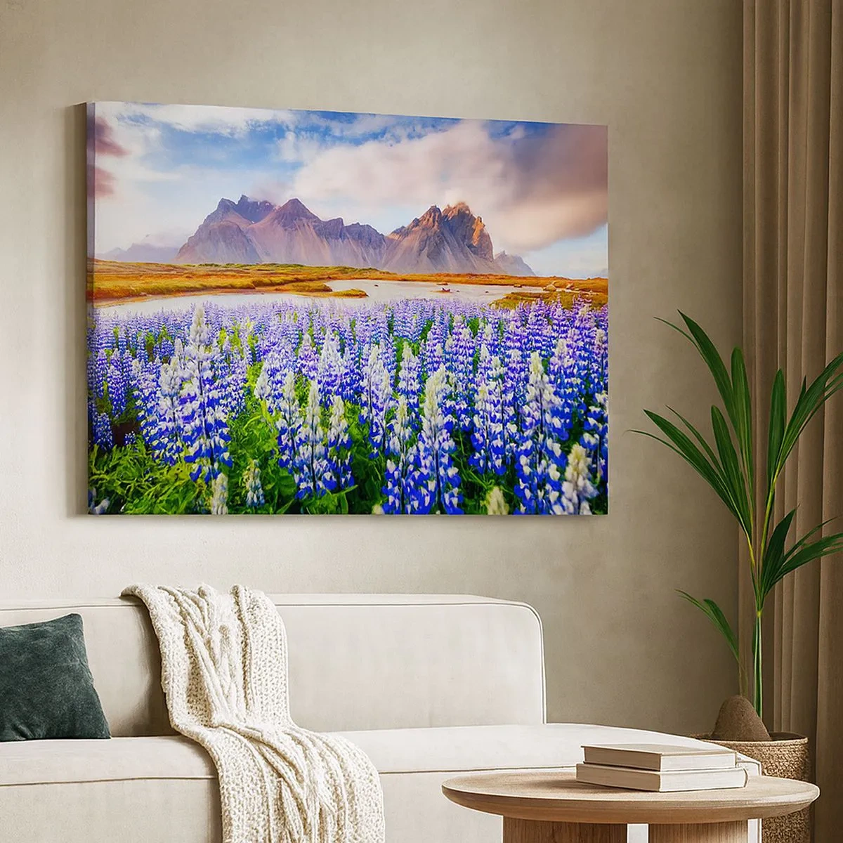 Cuadro sobre lienzo - Impresión de Imagen - Flores en un paisaje de montaña con un cielo pintoresco. - 70x50cm - La fuerza y la severidad junto a la dulzura - Decoración de pared moderna para salón y dormitorio ARTTOR