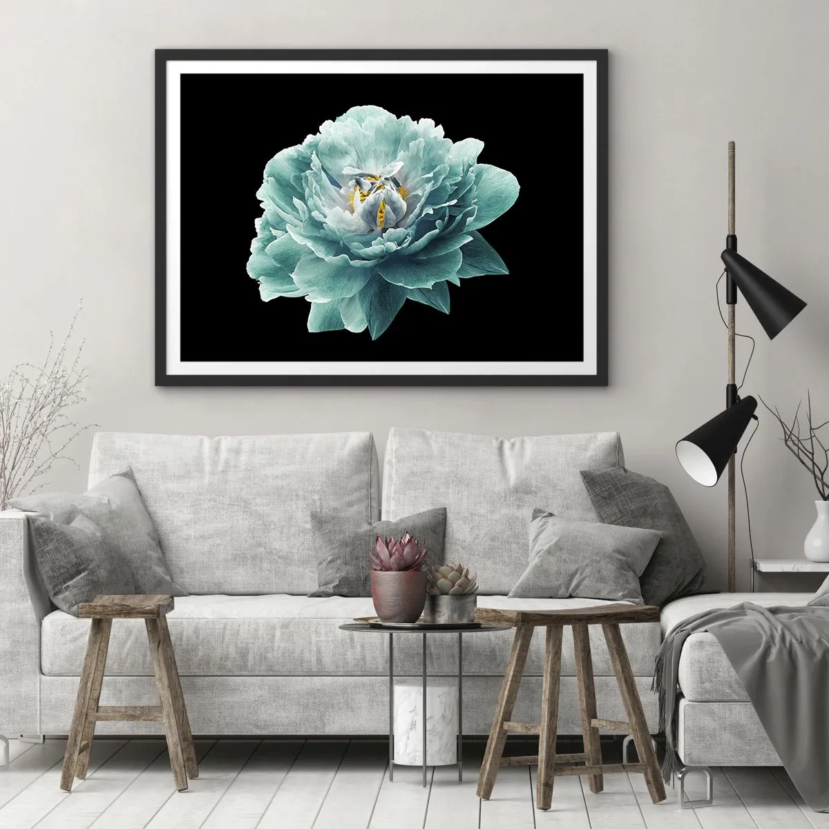 Póster en marco negro - Flor de peonía turquesa sobre fondo negro - 70x50cm - Pétalos azules y dorados - Decoración de pared moderna para salón y dormitorio ARTTOR