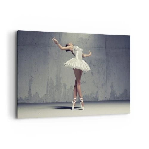 Cuadro sobre lienzo - Impresión de Imagen - Una bailarina de ballet con un vestido blanco frente a una pared sin rematar. - 120x80cm - Ligero como un pájaro - Decoración de pared moderna para salón y dormitorio ARTTOR