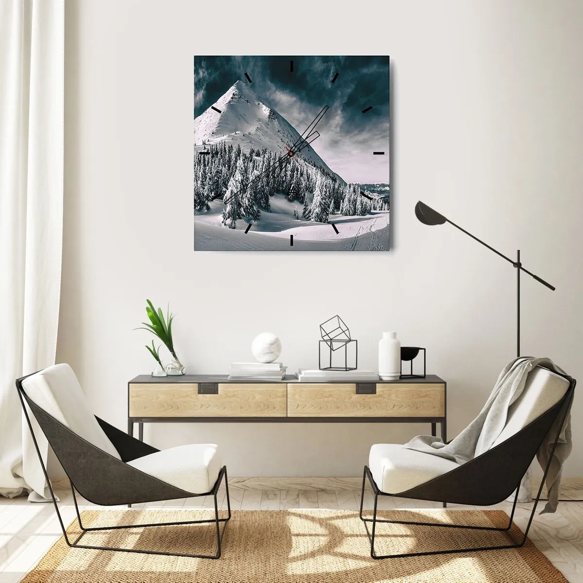 Reloj de pared - Reloj de vidrio - Un pico de montaña cubierto de nieve rodeado de un bosque invernal. - 30x30cm - Tierra de nieve y hielo - Decoración de pared moderna para salón y dormitorio ARTTOR