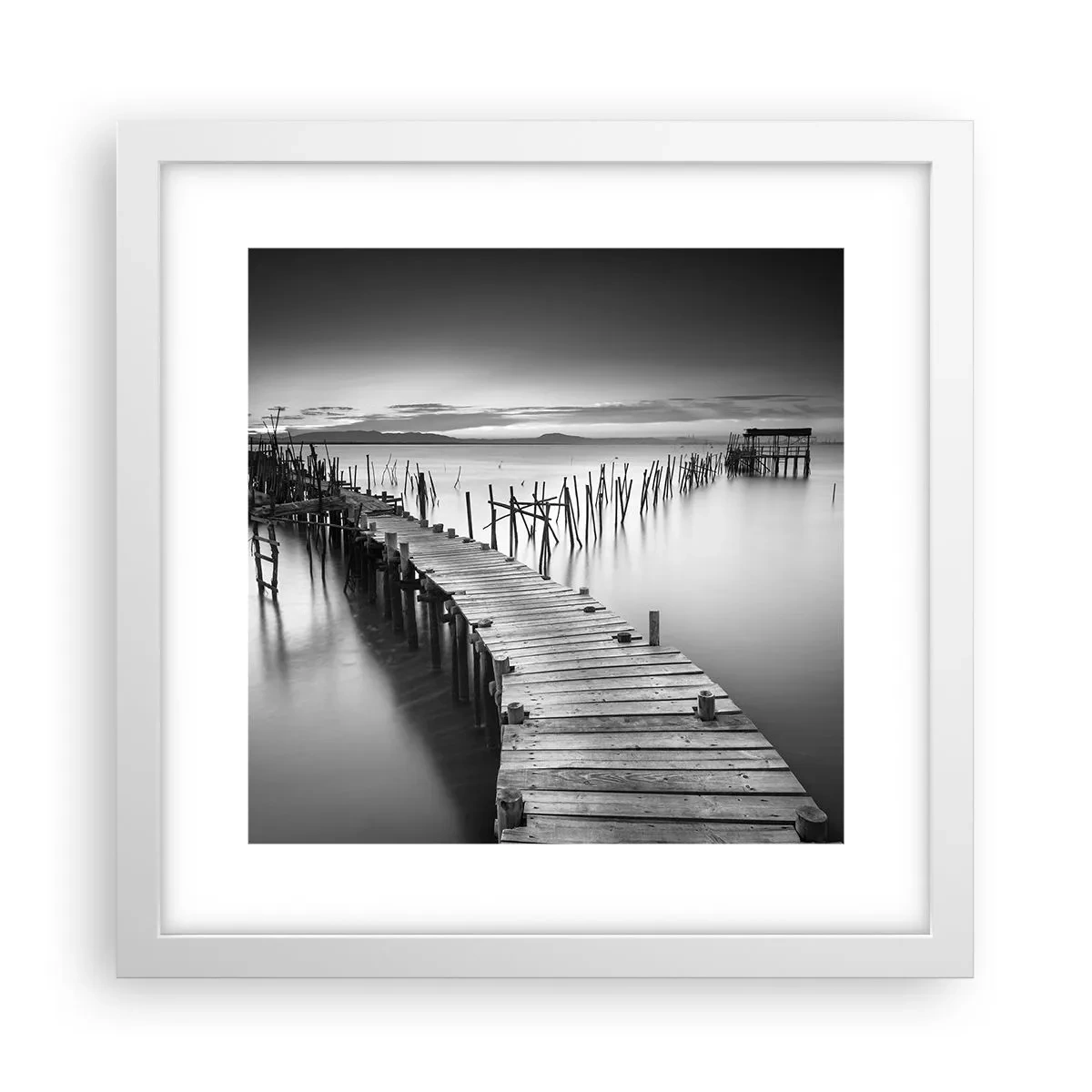 Póster en marco blanco - La calma de una orilla olvidada - 30x30 cm