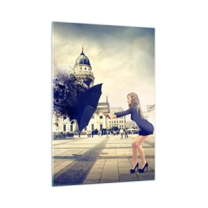 Cuadro sobre vidrio - Impresiones sobre Vidrio - Una mujer con un paraguas con el telón de fondo de una plaza de la ciudad en una composición artística. - 50x70cm - Hay un viento tan... - Decoración de pared moderna para salón y dormitorio ARTTOR