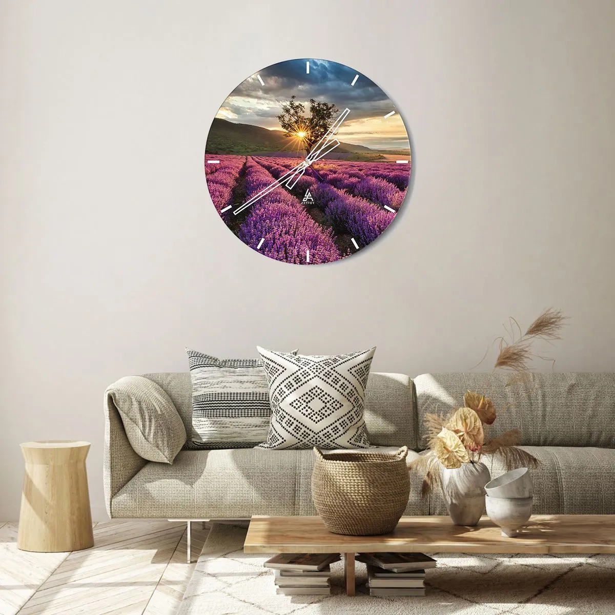 Reloj de pared - Reloj de vidrio - Un campo de lavanda al atardecer con un árbol solitario. - 30x30cm - Aroma en lila - Decoración de pared moderna para salón, cocina y dormitorio ARTTOR