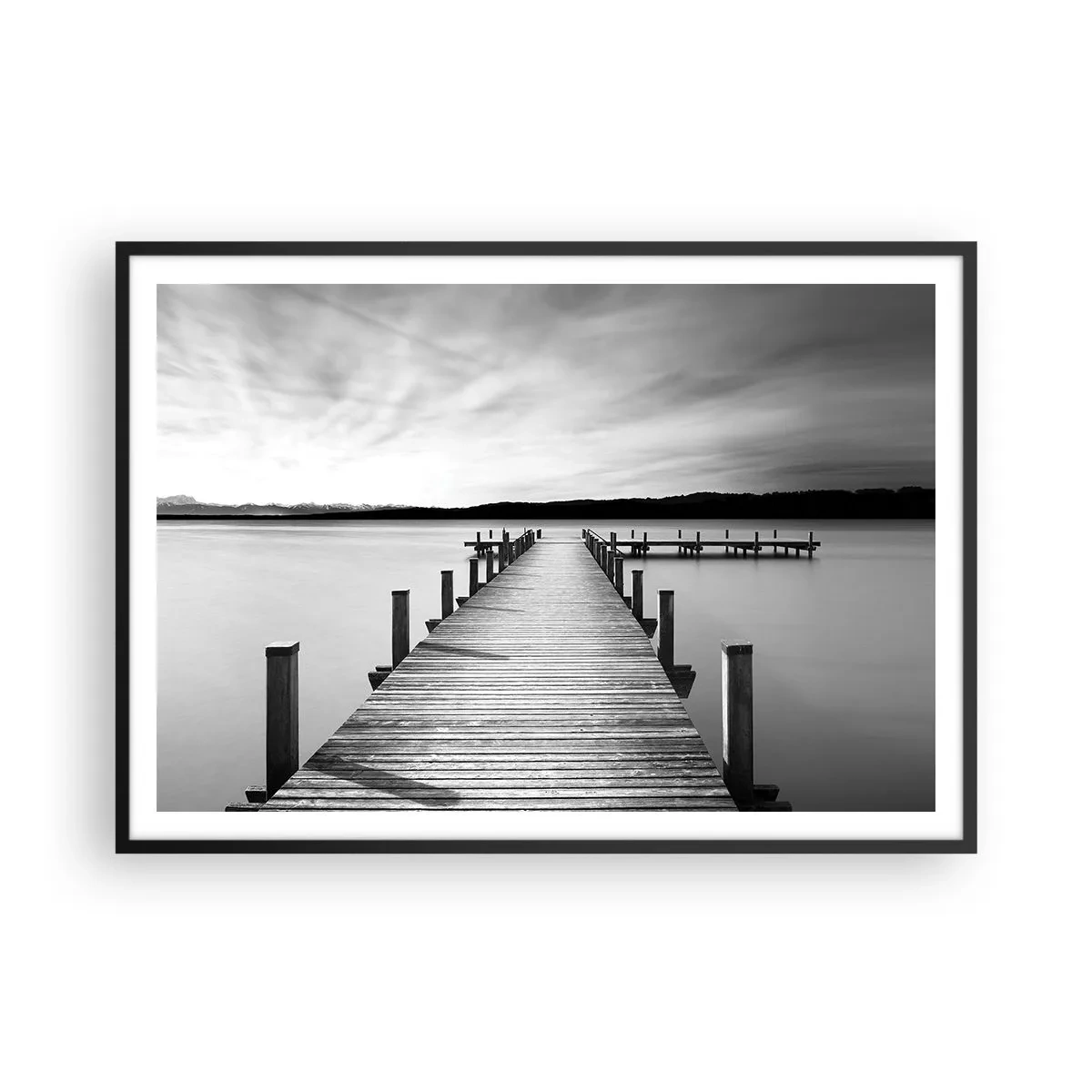 Póster en marco negro - Un embarcadero blanco y negro en un lago tranquilo. - 100x70cm - En el lago de la paz - Decoración de pared moderna para salón y dormitorio ARTTOR