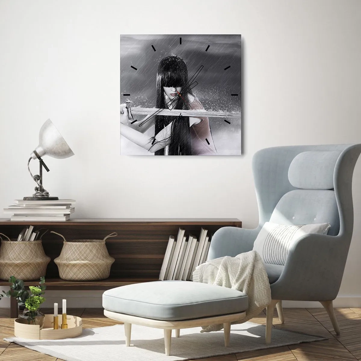 Reloj de pared - Reloj de vidrio - Una mujer con una espada bajo la lluvia con una apariencia dinámica y misteriosa. - 30x30cm - Hermosa y peligrosa - Decoración de pared moderna para salón y dormitorio ARTTOR