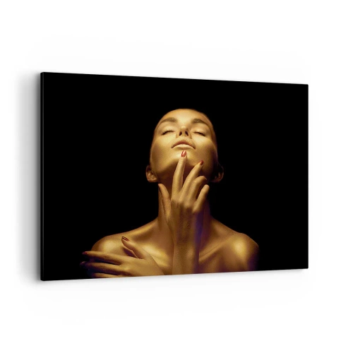 Cuadro sobre lienzo - Impresión de Imagen - Retrato de una mujer con un brillo dorado sobre un fondo negro. - 120x80cm - Como seda dorada - Decoración de pared moderna para salón y dormitorio ARTTOR