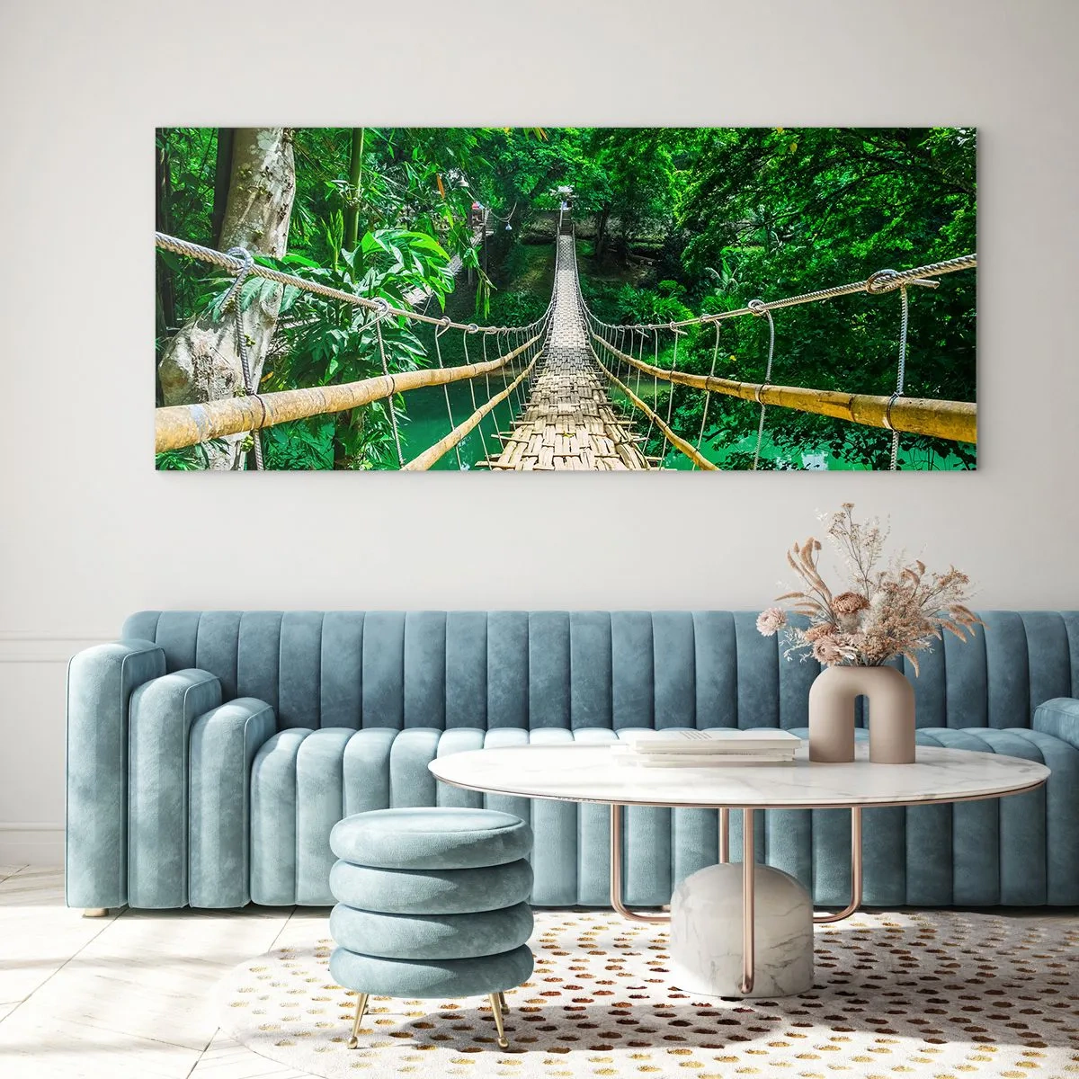 Cuadro sobre vidrio - Impresiones sobre Vidrio - Un puente colgante de bambú rodeado de vegetación. - 140x50cm - Puente colgante sobre la vegetación - Decoración de pared moderna para salón y dormitorio ARTTOR