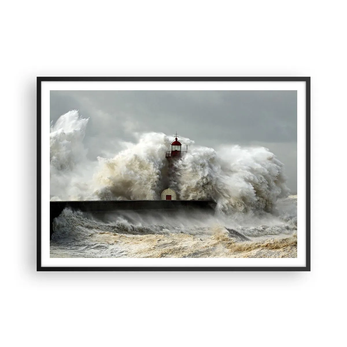 Póster en marco negro - Un faro rodeado de fuertes olas durante una tormenta. - 100x70cm - La furia del océano - Decoración de pared moderna para salón y dormitorio ARTTOR