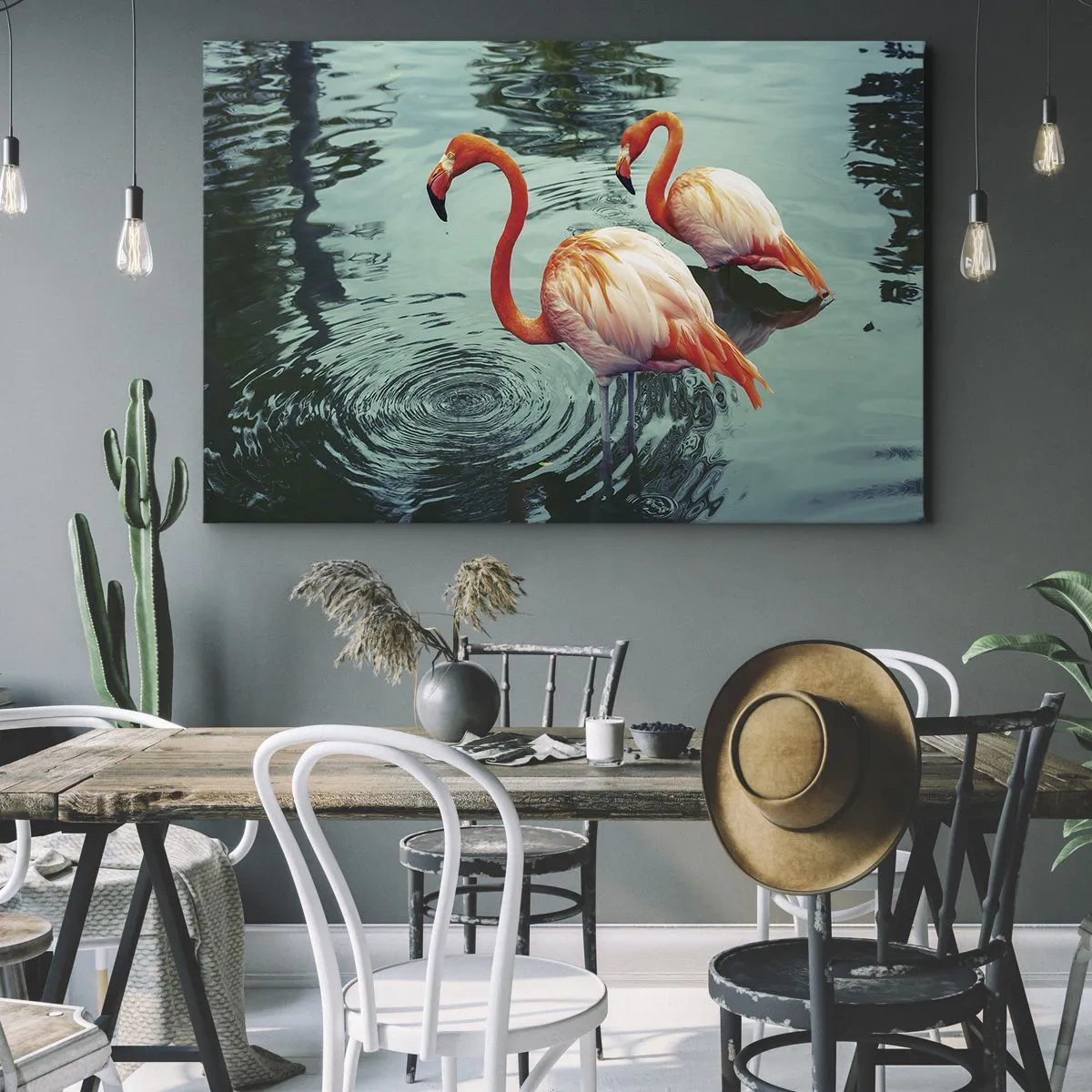 Cuadro sobre lienzo - Impresión de Imagen - Dos flamencos en el agua tranquila reflejando su entorno. - 70x50cm - Estamos de moda - Decoración de pared moderna para salón y dormitorio ARTTOR