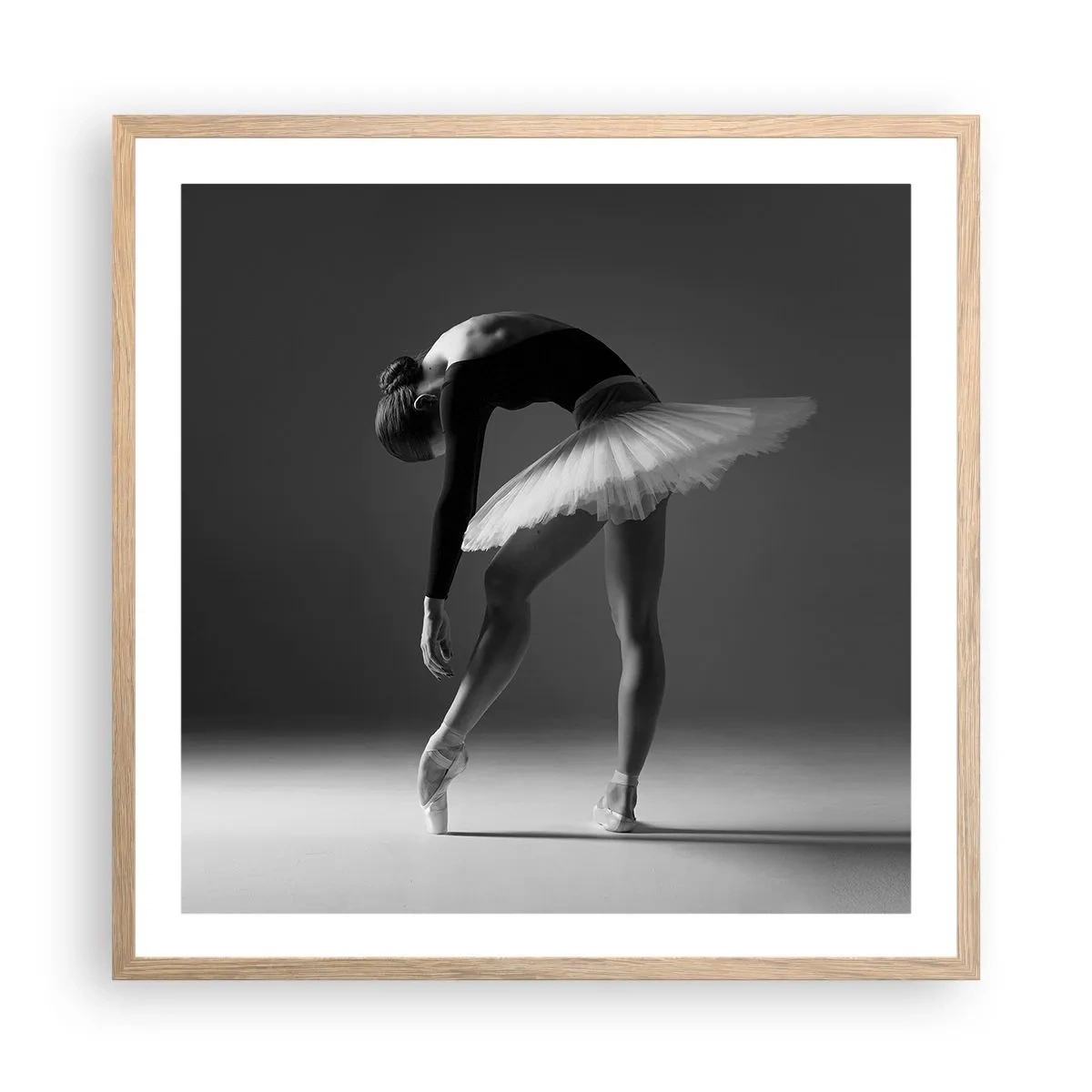 Póster en marco roble claro - Bella bailarina - 60x60 cm