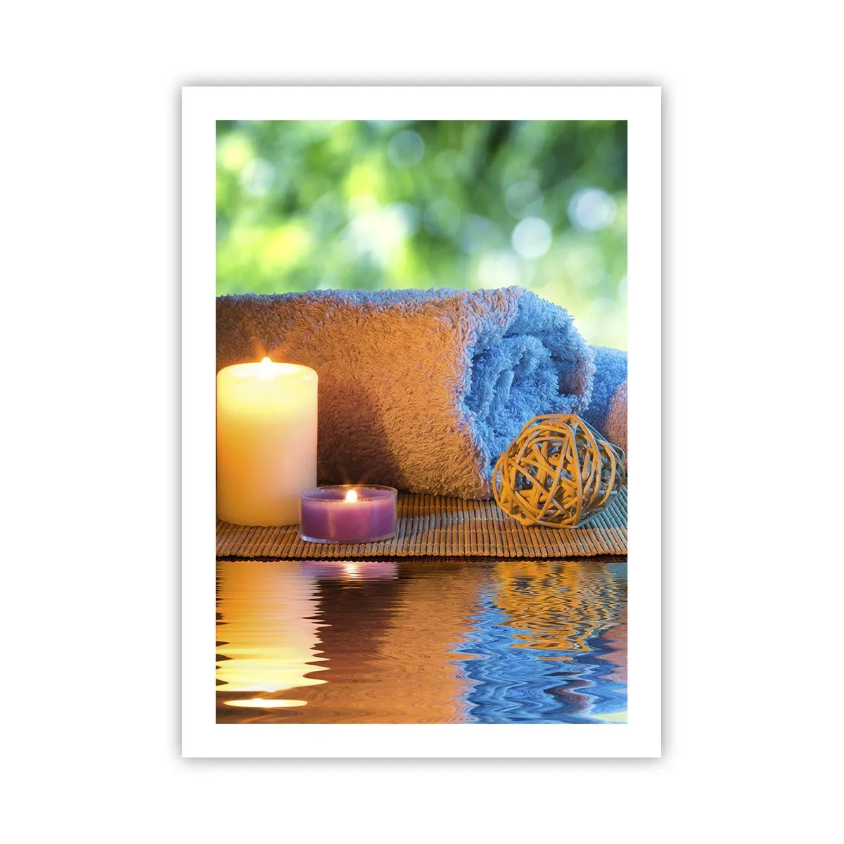 Póster - Velas y una toalla frente a un paisaje natural. - 50x70cm - Tiempo para el cuerpo - Decoración de pared moderna para salón y dormitorio ARTTOR