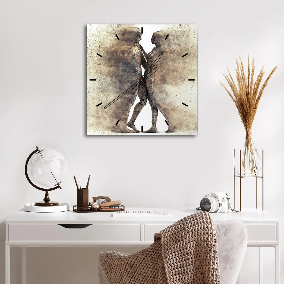 Reloj de pared - Reloj de vidrio - Un dúo abstracto de siluetas en tonos arena. - 30x30cm - Del polvo resurgieron para amar - Decoración de pared moderna para salón y dormitorio ARTTOR