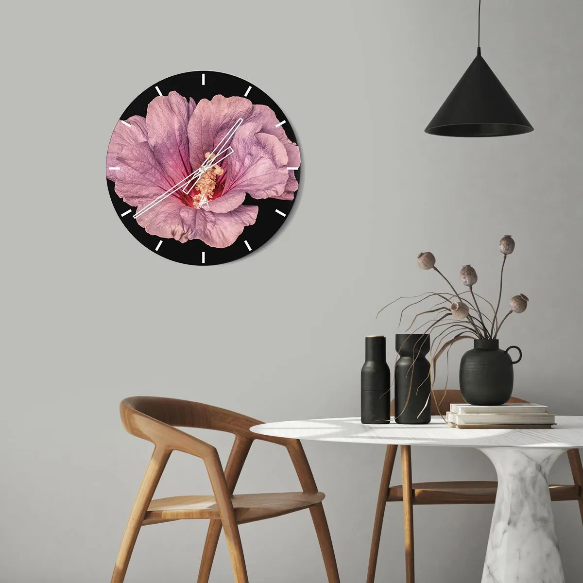Reloj de pared - Reloj de vidrio - Primer plano de una flor de hibisco en delicados tonos rosa. - 30x30cm - Directo al corazón - Decoración de pared moderna para salón, cocina y dormitorio ARTTOR